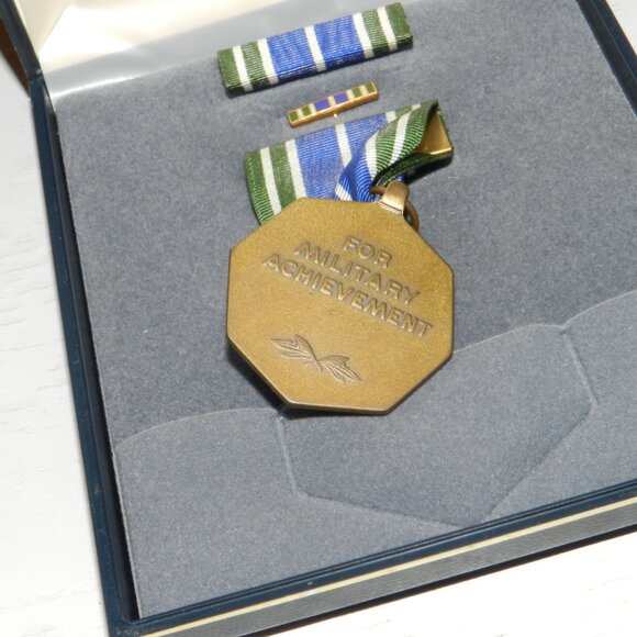 Vintage Military Achievement Gold Medal - Picture 4 of 12